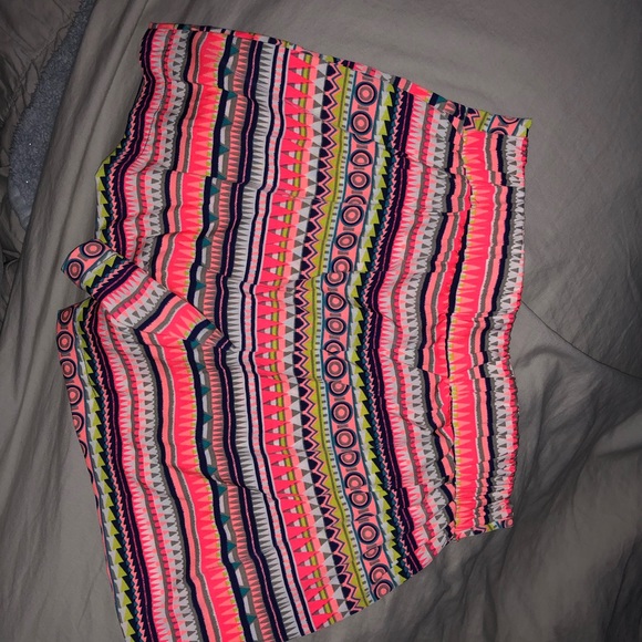Aztec shorts - Picture 2 of 2